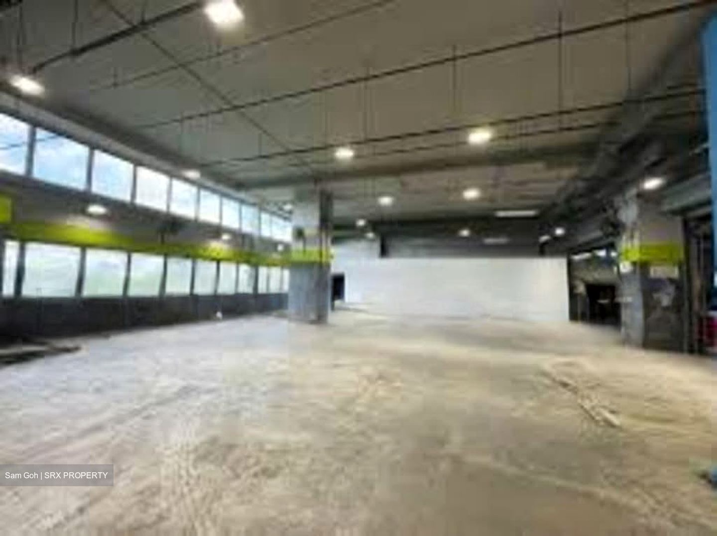 Carros Centre (D25), Factory #534419261